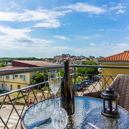 Pula Apartment Buitenkant foto