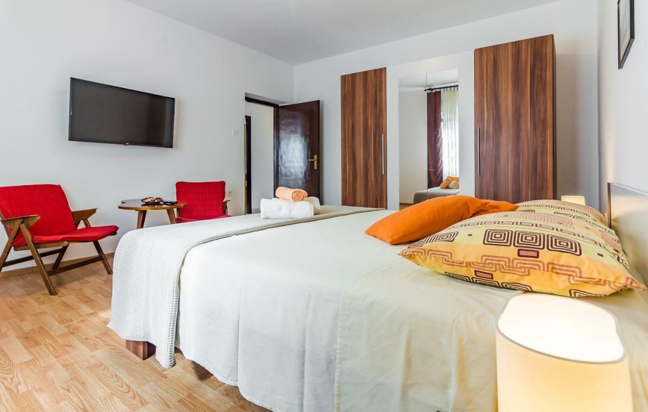 Pula Apartment Buitenkant foto