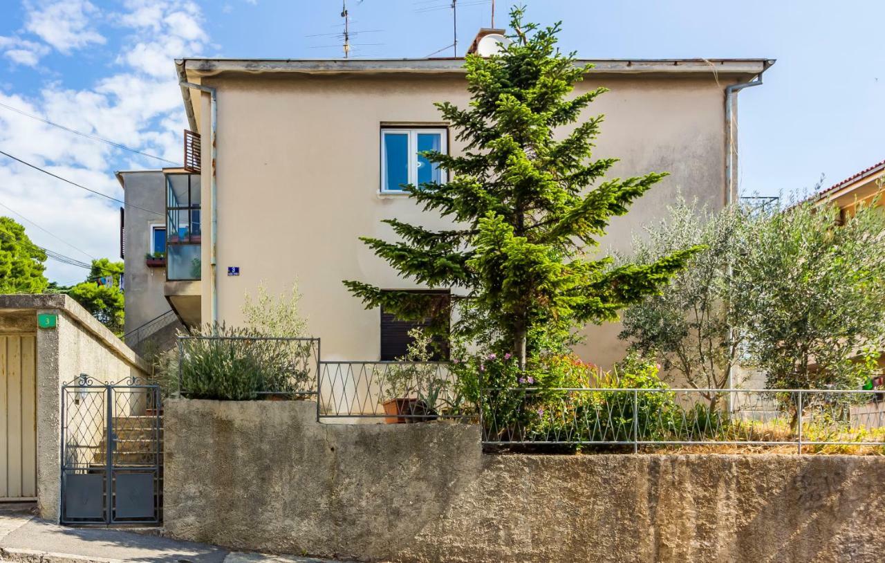 Pula Apartment Buitenkant foto