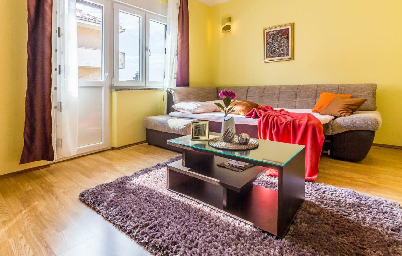 Pula Apartment Buitenkant foto