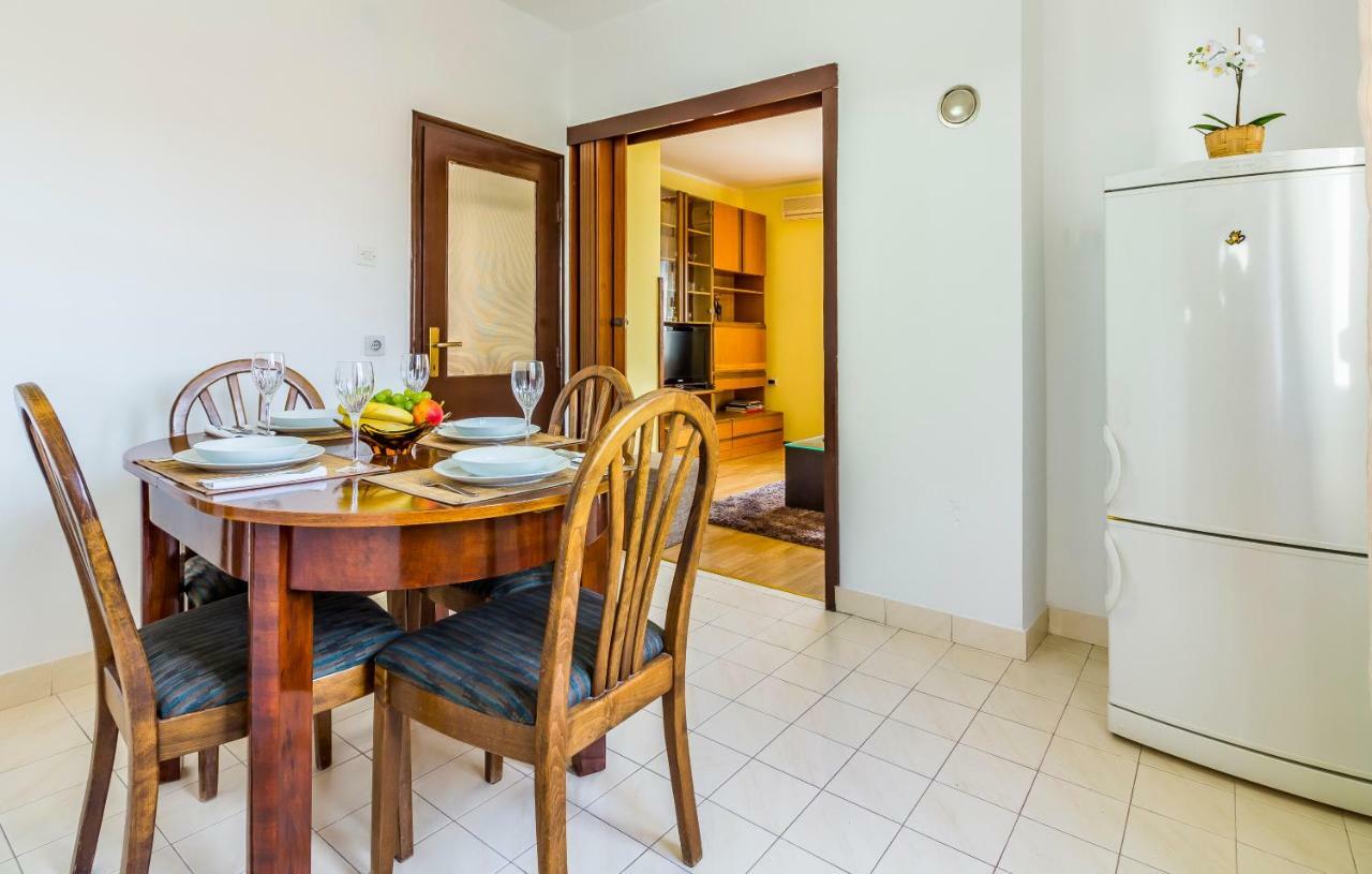 Pula Apartment Buitenkant foto