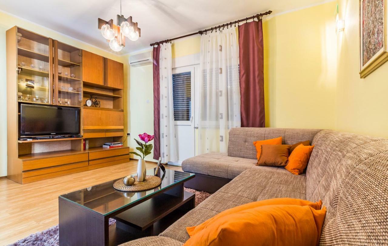 Pula Apartment Buitenkant foto