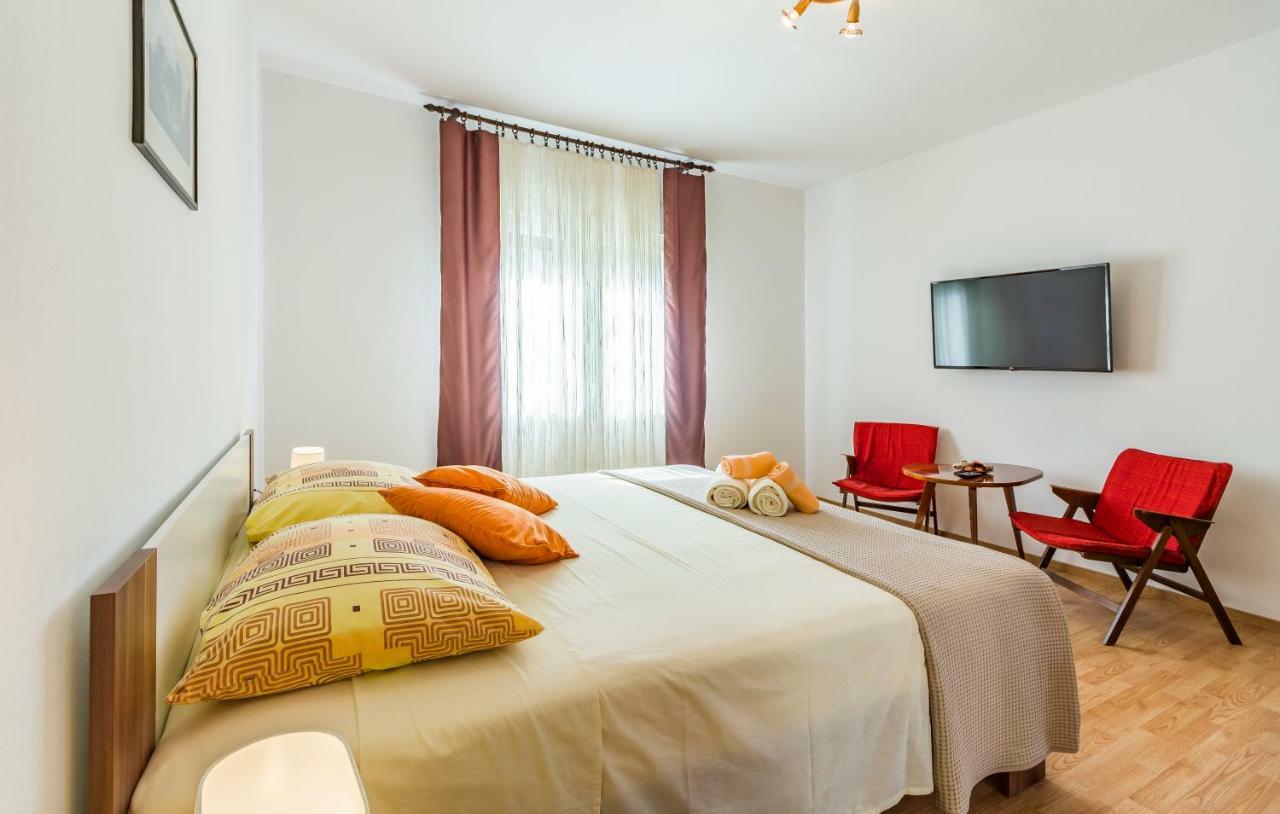 Pula Apartment Buitenkant foto
