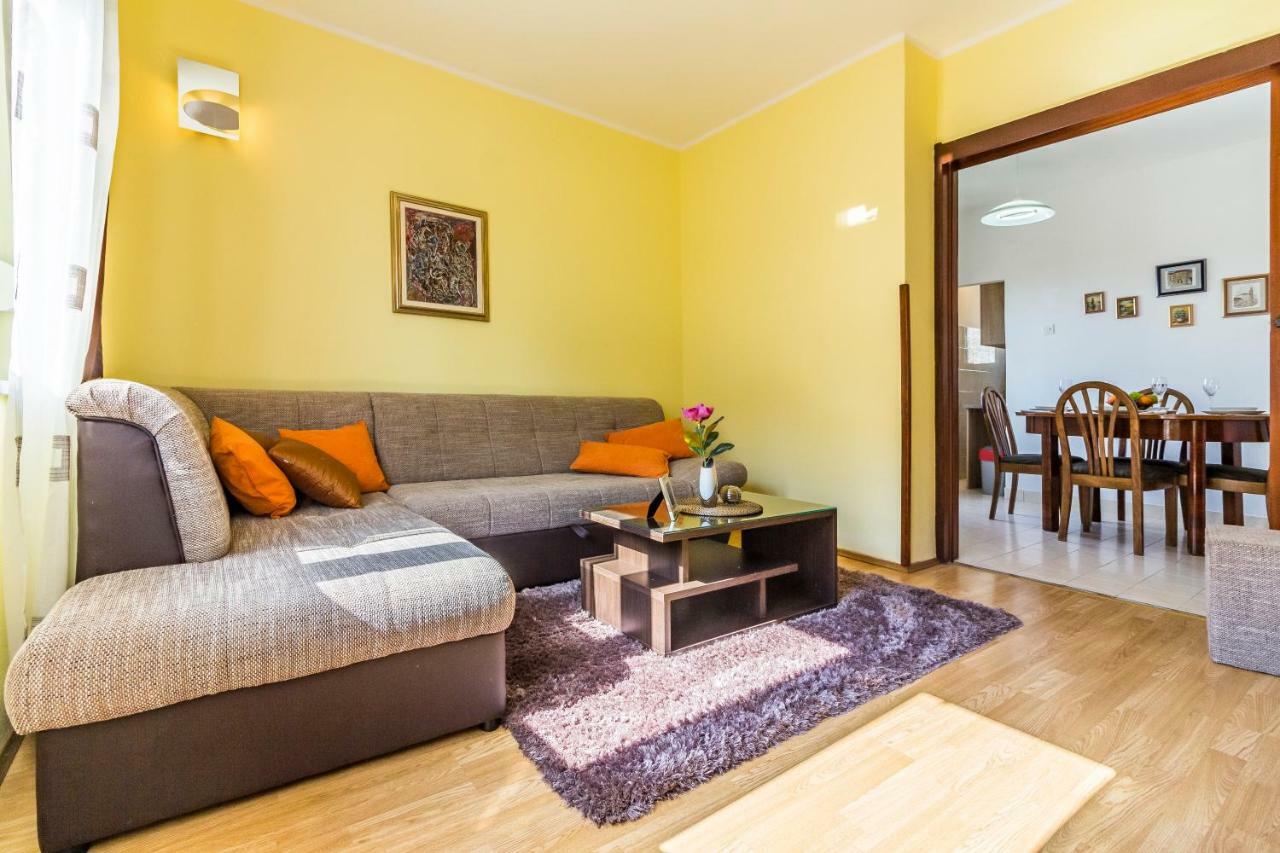 Pula Apartment Buitenkant foto